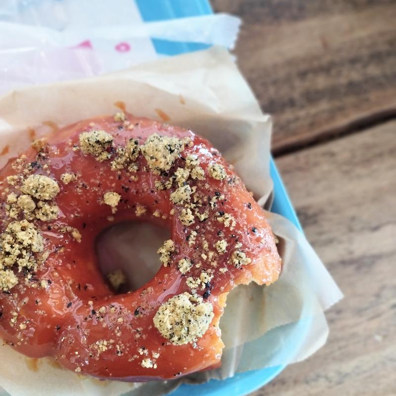 (キャラバーナ アイスクリーム アンド ドーナッツ）北谷町美浜)