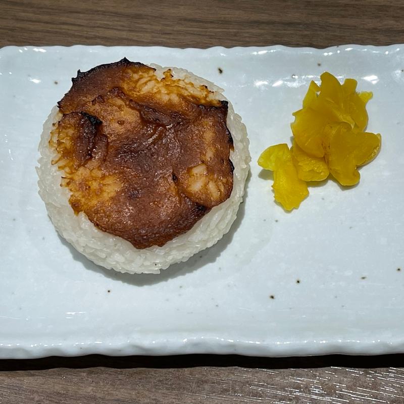 3種の味噌を使った味噌焼きおむすび(南部ビストロ うんめのす)