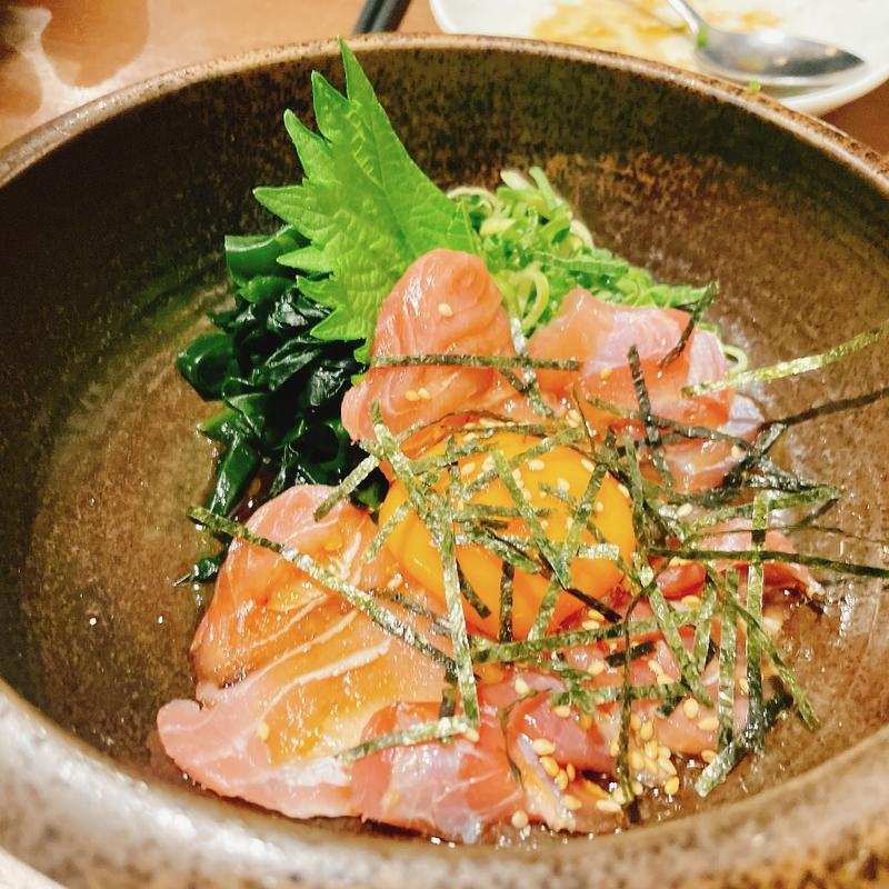 まぐろユッケ(酒場 おか長 大阪駅前第3ビル店 )