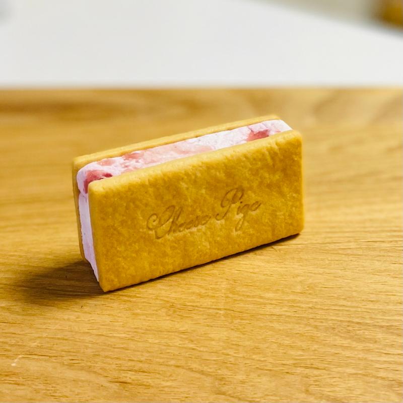 ストロベリーチーズケーキ(チーズ ピゲ （Cheese Pige）)