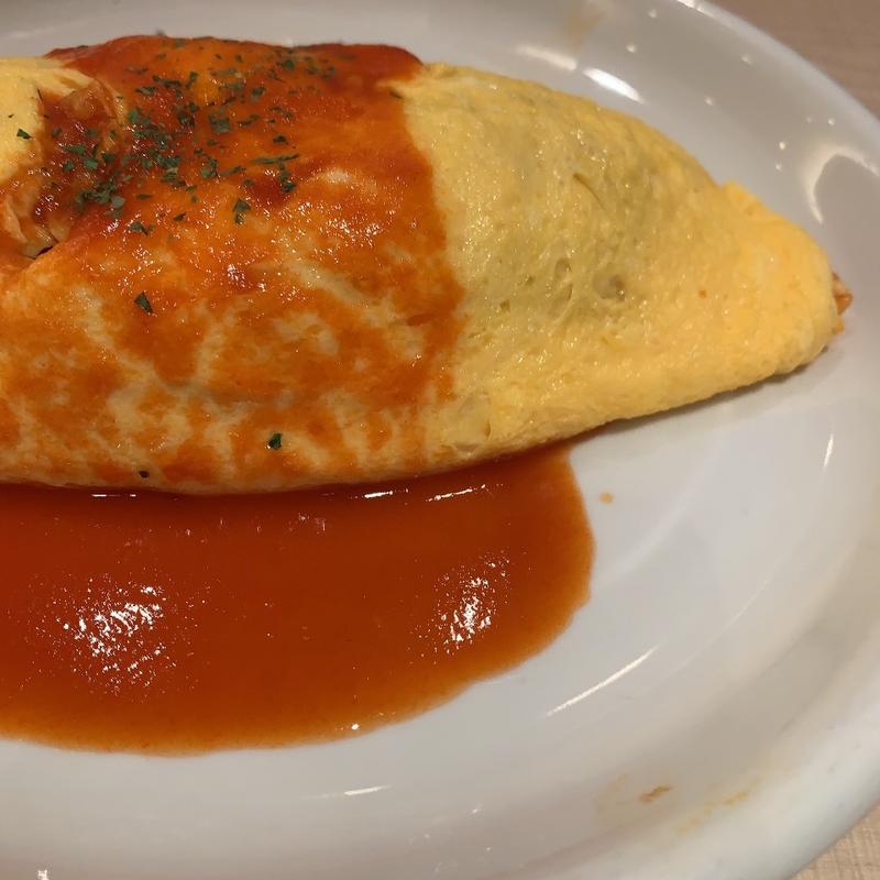トマトソースオムライス(カフェ風車 アクア広島バスセンター街店)