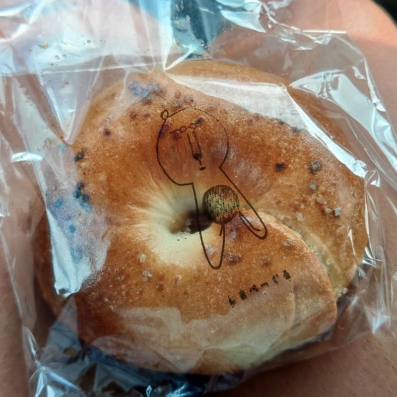 ベーグル(自家焙煎の珈琲と自家製の焼きドーナッツ ニンギン商店)