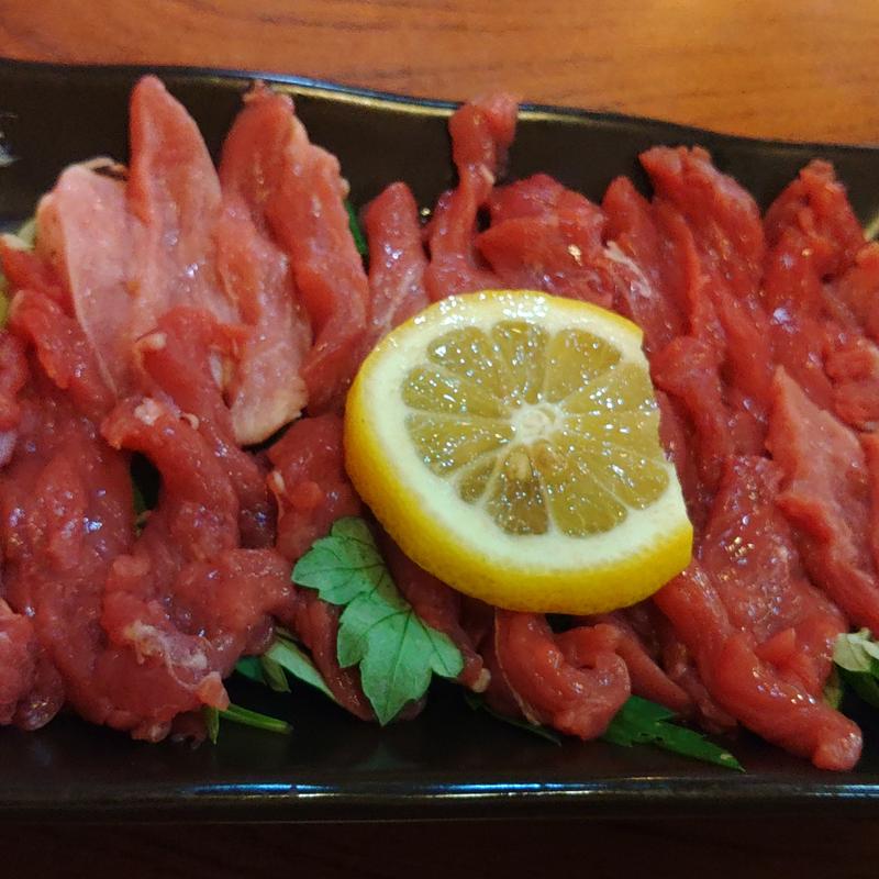 ヤギ刺身(野咲家)