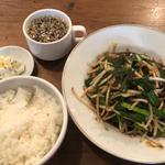 ニラレバ炒め定食