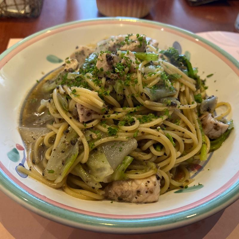 気仙沼メカジキの黒オリーブオイルスパゲッティ(タベルナ・パパ )