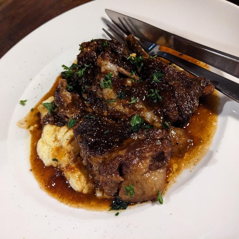 スペアリブのやわらか煮(ビストロ　アリゴ )