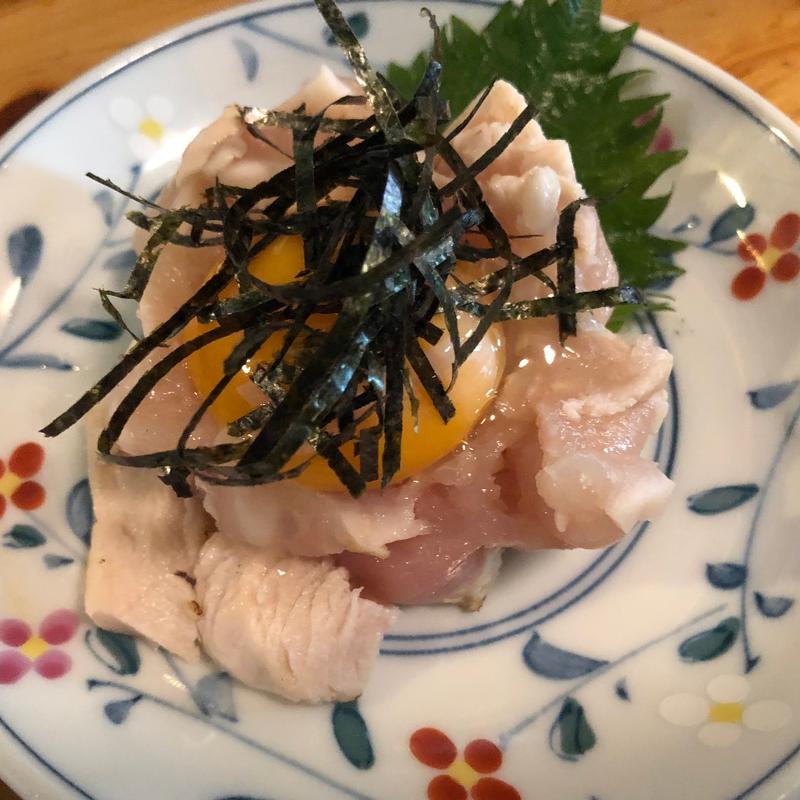 鶏肉ユッケ(大衆食堂 BEETLE)