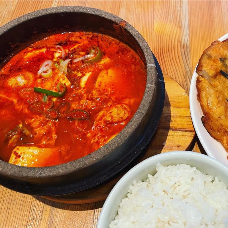 スンドゥブとチヂミセット(韓国ごはんパプサン 柏高島屋ステーションモール店)