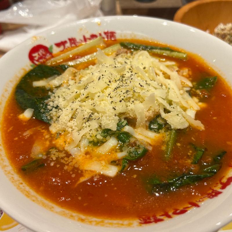 チーズラーメン&らぁリゾ(太陽のトマト麺 青山オーバルビル店)