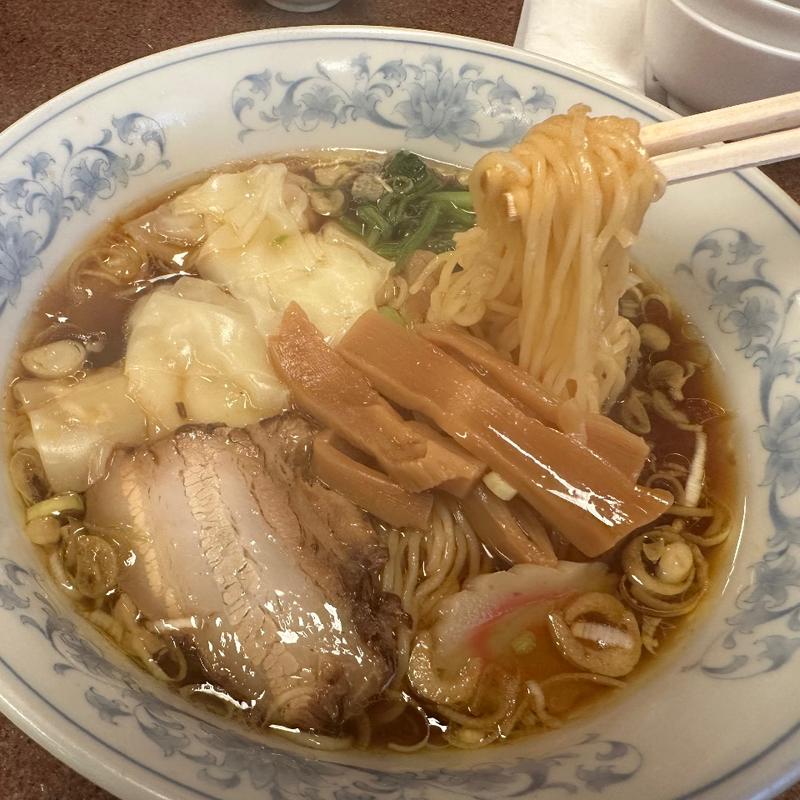 ワンタンメン(三ちゃん食堂)