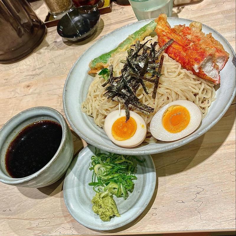 冷やしざる麺(河童ラーメン本舗 千日前店)