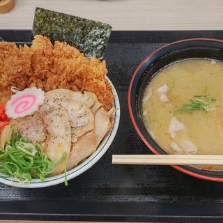 とんこつチキンカツ丼+豚汁大(かつや 静岡藤枝店)