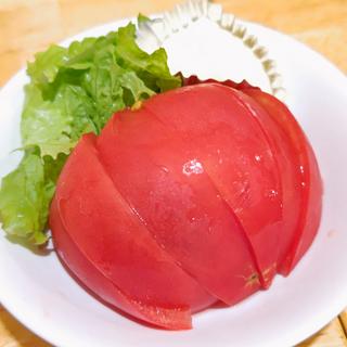 冷しトマト(もつ焼き串焼き 肉の佐藤 藤沢店)