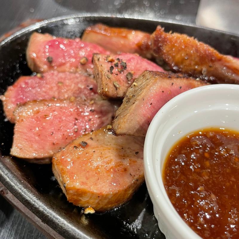 厚切り牛タンレアステーキ(肉と米ハジメ 秋葉原店)