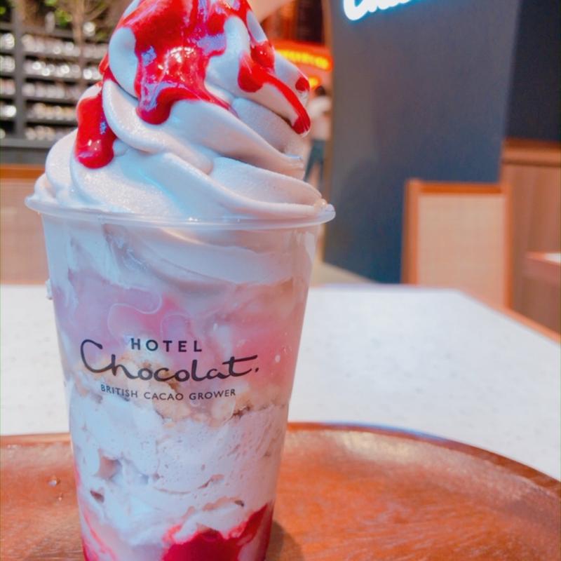 桃のパフェ(ホテルショコラ NU茶屋町プラス)