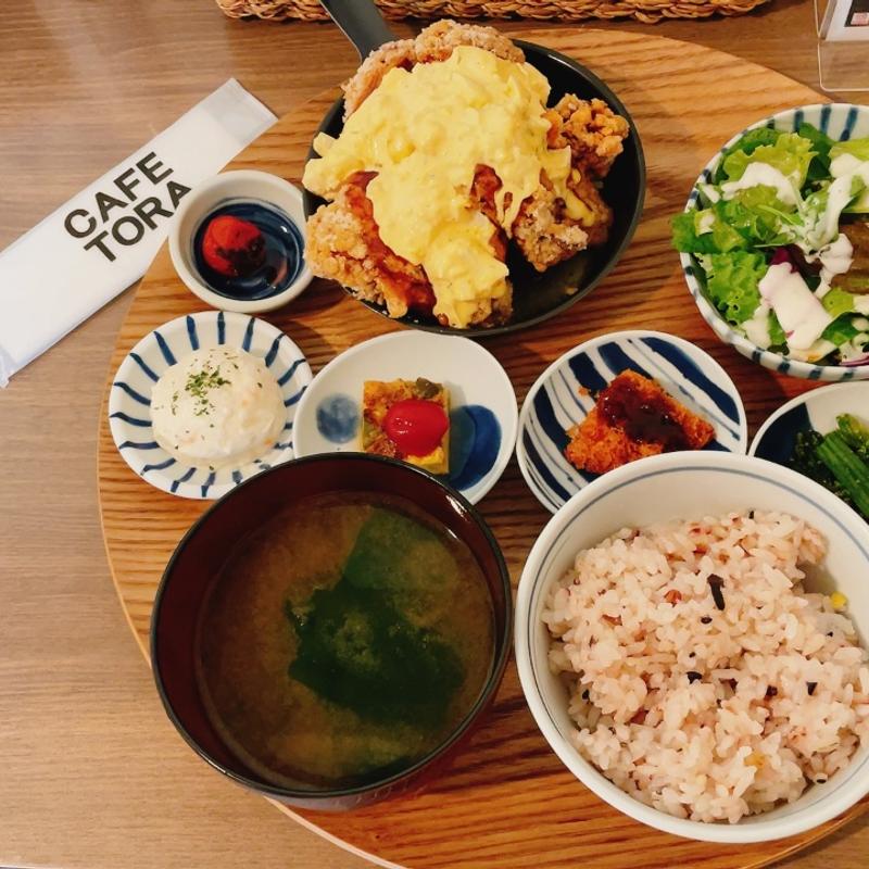 若鶏の唐揚げセット(カフェトラ )