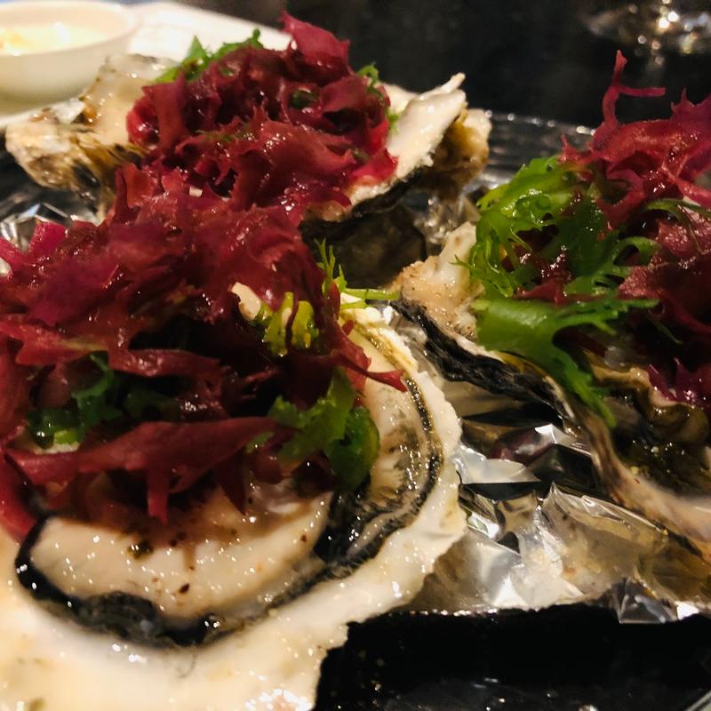 博多湾唐泊産 恵比須牡蠣と海藻のカルパッチョ(B・B13BAR （ビー・ビー サーティーン バー）)