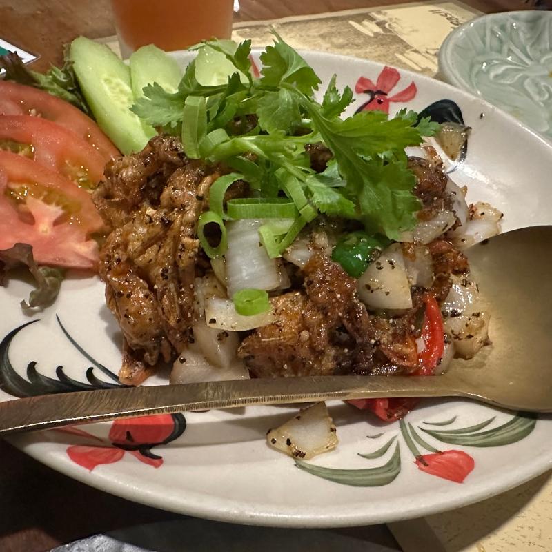 ソフトシェルクラブの黒コショウ炒め(タイ料理 Sweet Basil（スウィートバジル）)