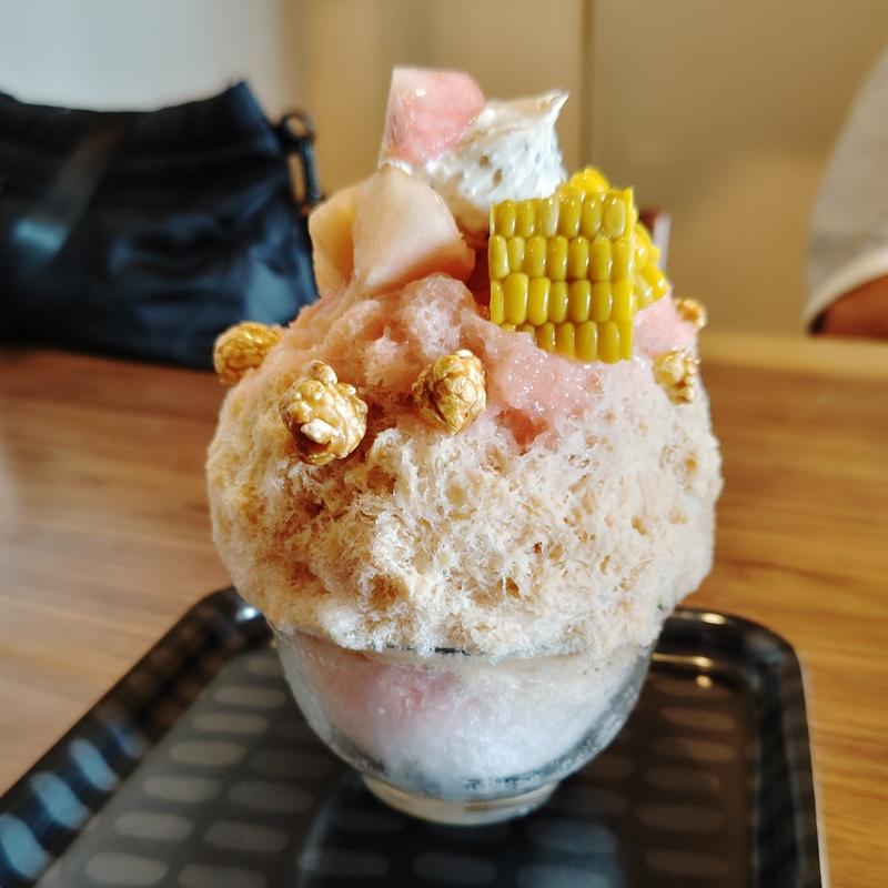 桃とトウモロコシ(ノムヤサイとカキゴオリ)