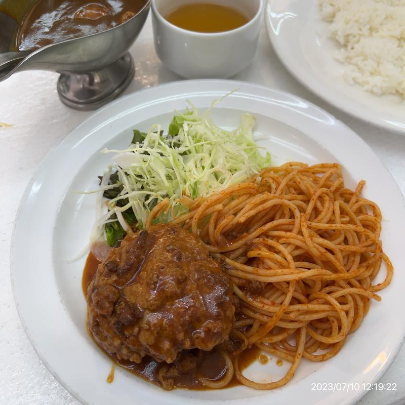 カレー付きハンバーグ(レストラン ボーイズ（ボーイズカレー）)