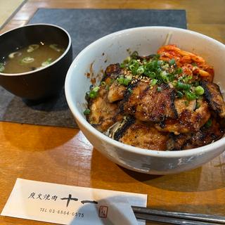 肉増豚丼(炭火焼肉 十一)