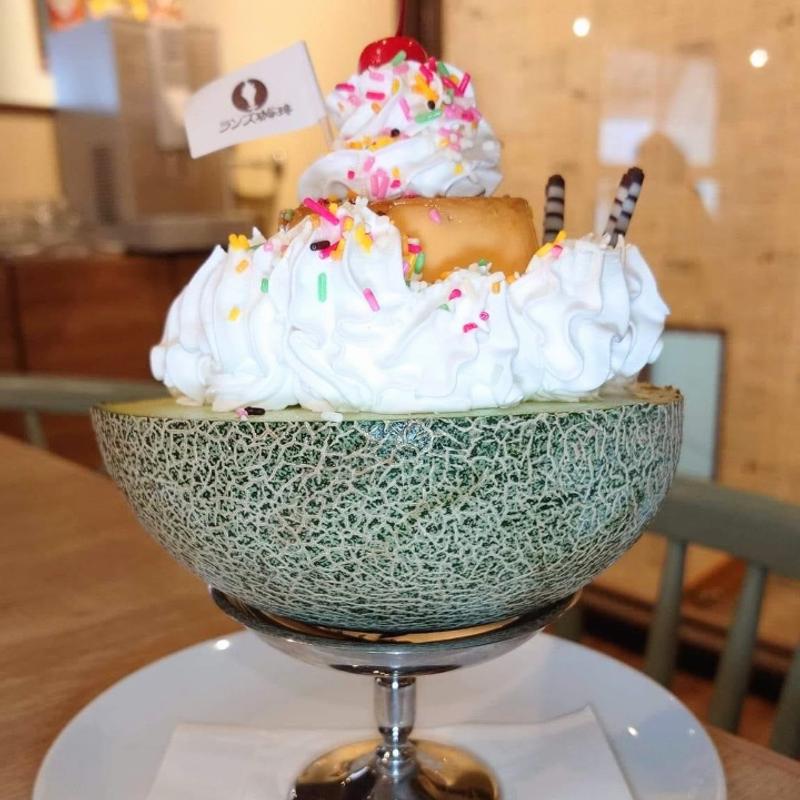 まるごとメロンと3種アイスのプリンパフェ(ランズ珈琲 府内町店)