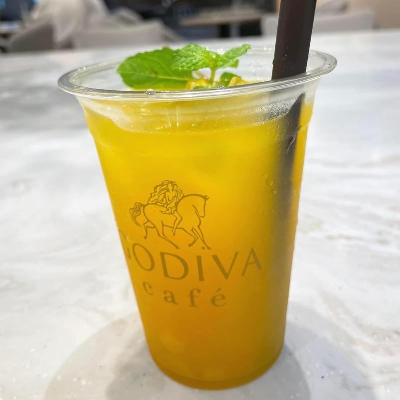 マンゴーカカオフルーツソーダ(GODIVA café Ginza(ゴディバカフェ銀座))
