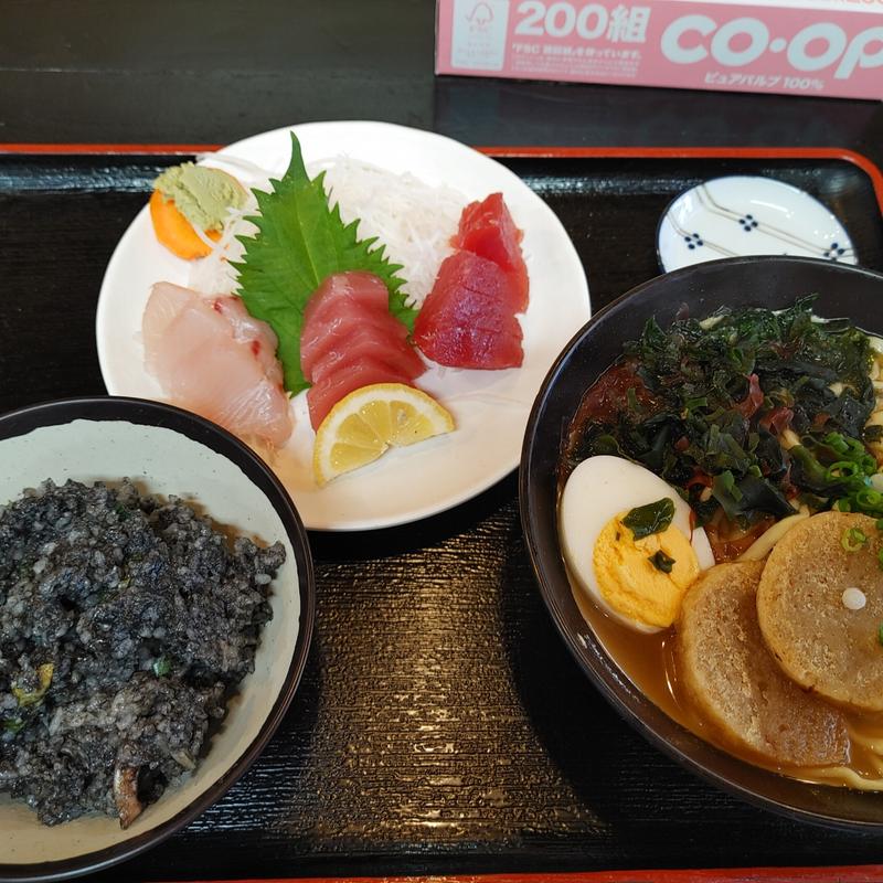 海鮮そばといかジューシー定食(波路 （なみじ）)