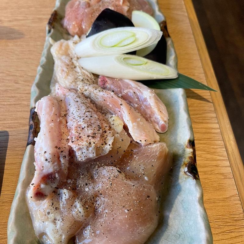  ■名物！！麹鶏8種盛り(焼け石に肉 魚住店)