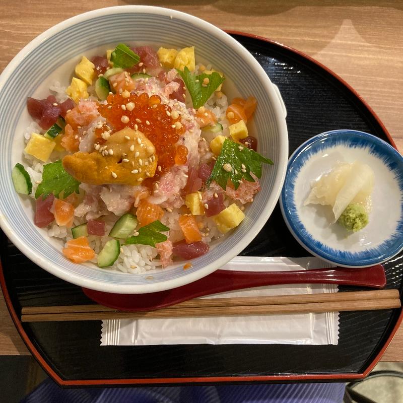 あごだし海鮮贅沢丼 上(おでん屋たけしヤエチカ店（八重洲地下街店）)