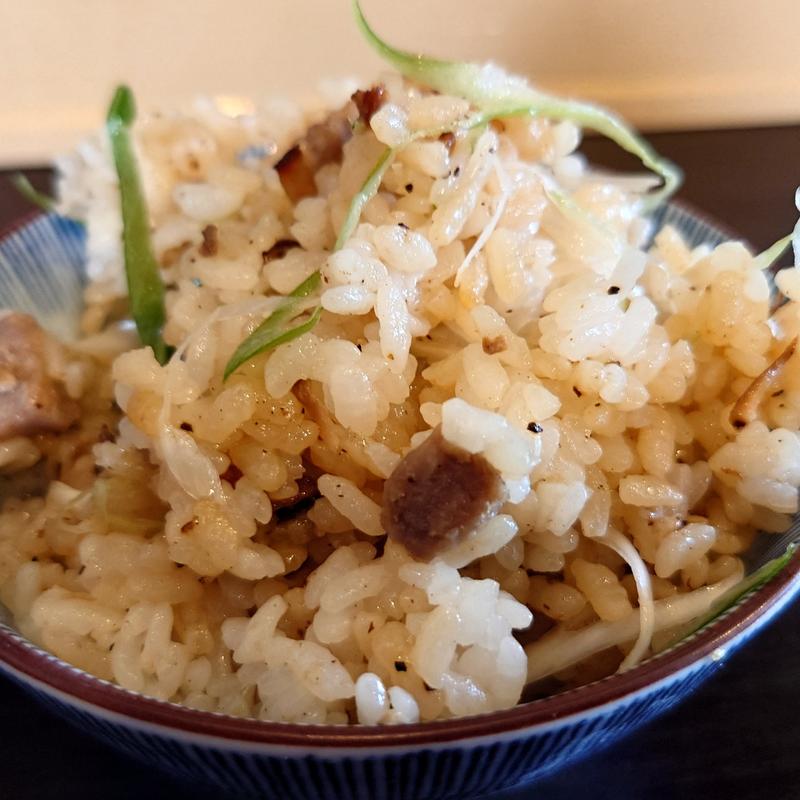 日替わり炊き込みご飯　焼豚ときくらげの炊き込みご飯(中華蕎麦 こばや)