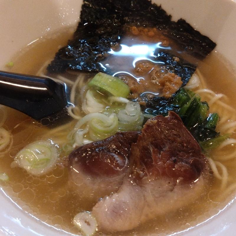 函館ブリ塩ラーメン(函館ブリ塩ラーメンと酒と肴カモン)