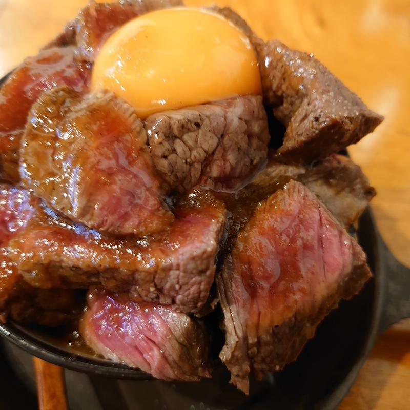 国産牛ローストビーフ丼(鉄板バル ラグｰ)