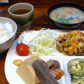 (Cafe 季庵 甲南山手店 （カフェギアン）)
