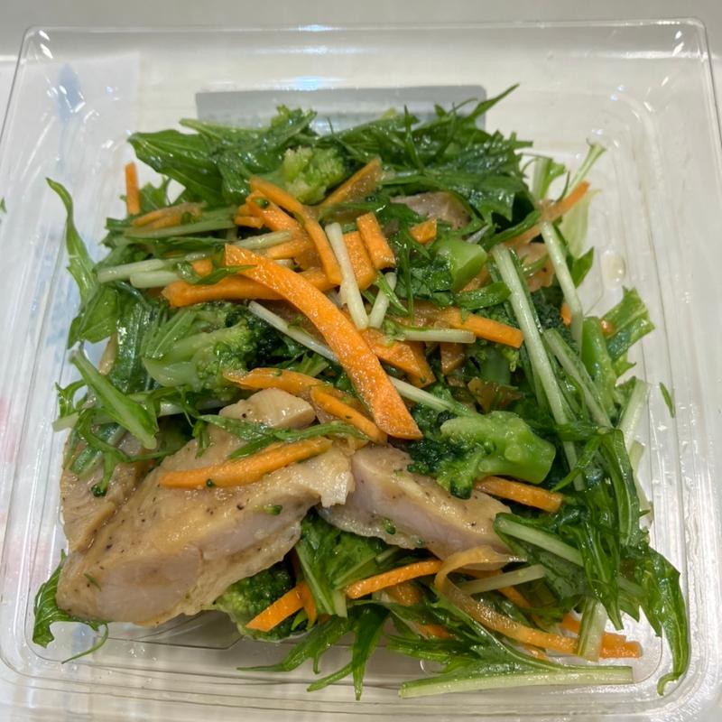 炙り焼きチキンとブロッコリーのサラダ(VIE DE FRANCE(ヴィ・ド・フランス)札幌オーロラタウン店)