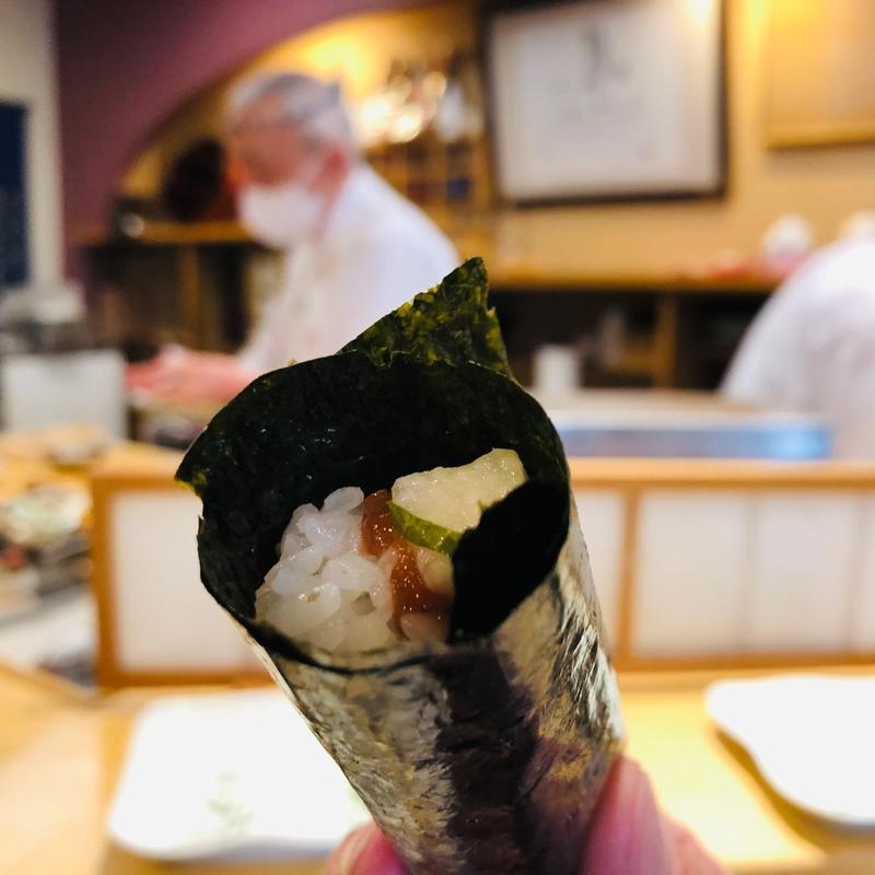 長芋と梅紫蘇の細巻き　(弥太郎寿司 )