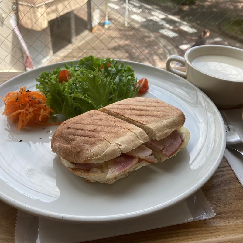 ランチ（クロックムッシュのパニーニ）(スイドウミチ コーヒー)