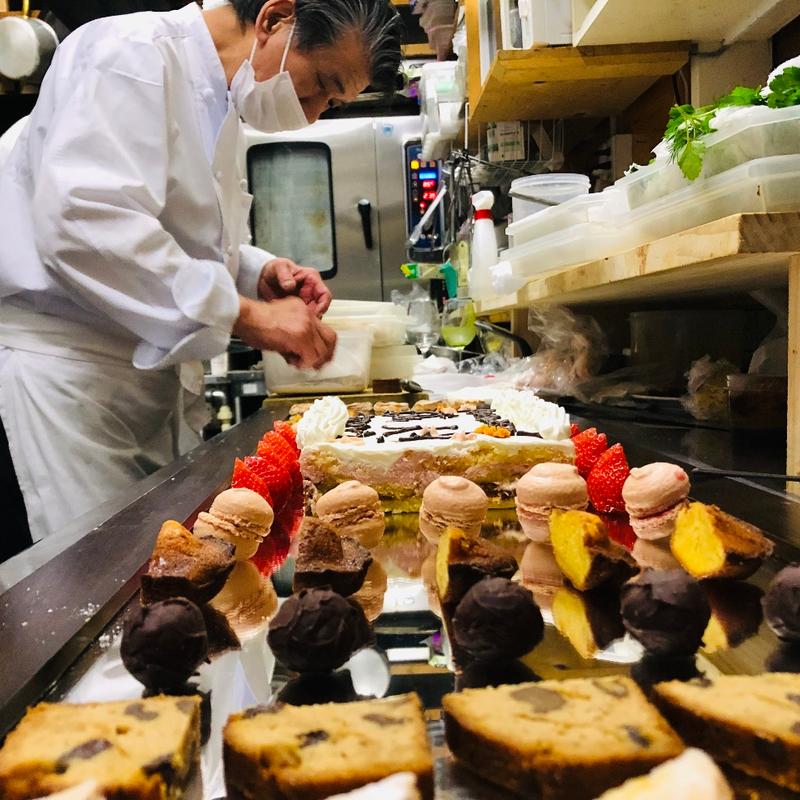 鏡張りのスペシャルケーキプレート(フランス厨房 旬彩 中央駅店 )