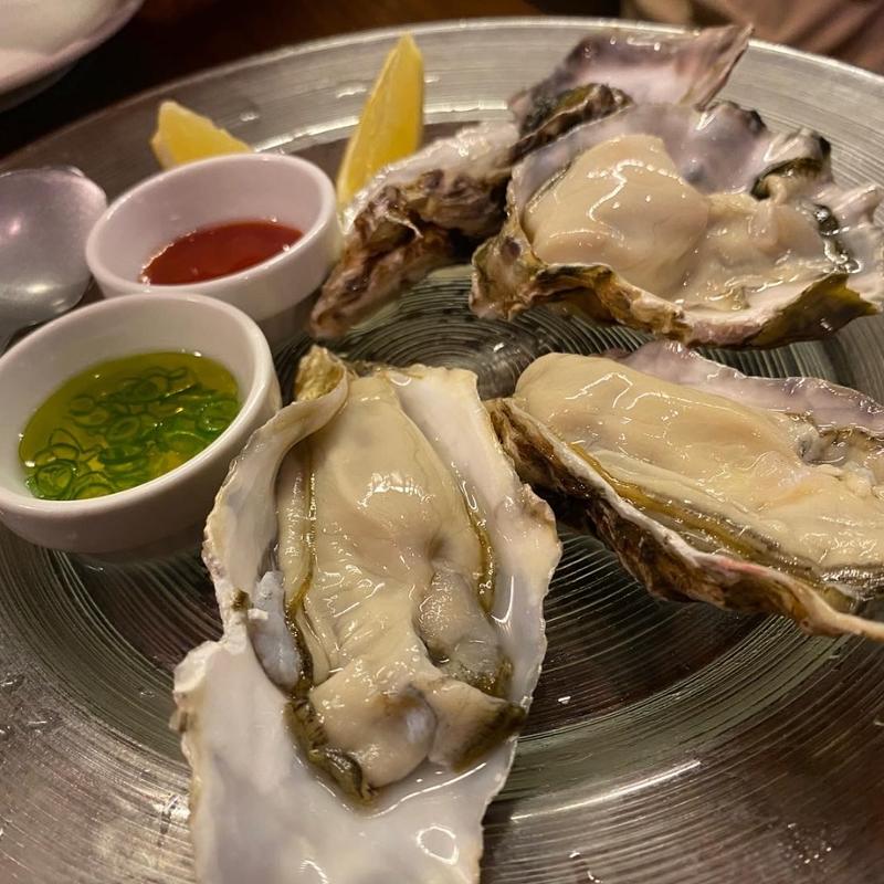 生ガキ(アジアンビストロ Dai 新百合ヶ丘店)