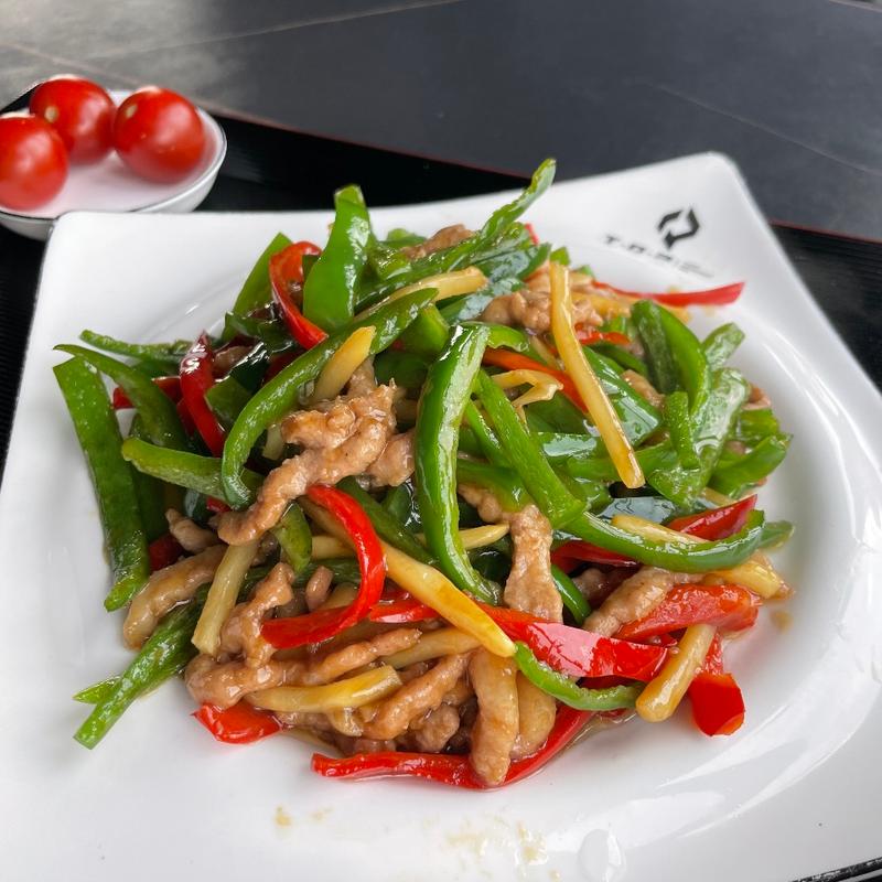 青椒肉絲(TOP日本料理シーシャンバーKTV)