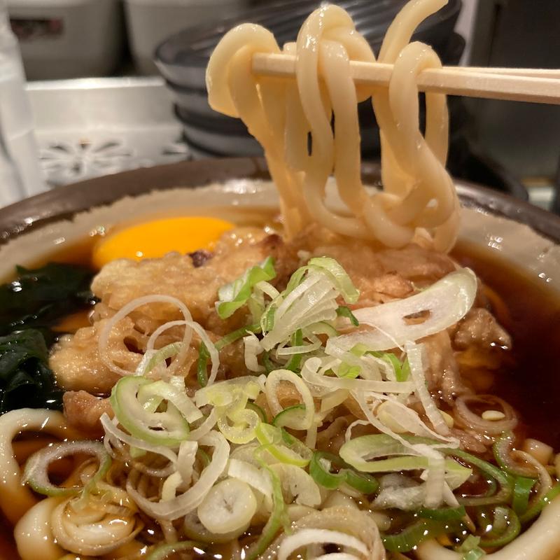 玉ねぎ天玉うどん(新和そば （しんわそば）)