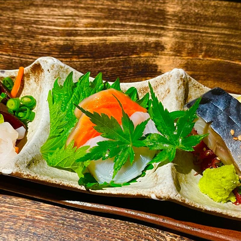 お造りの盛り合せ（１人前）(野趣家)