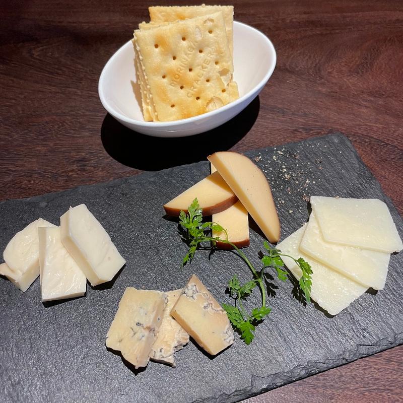 チーズ盛り合わせ(GLUCK)