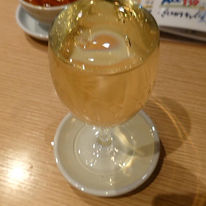 こぼれ白ワイン(ビーフキッチンスタンド 新橋店)