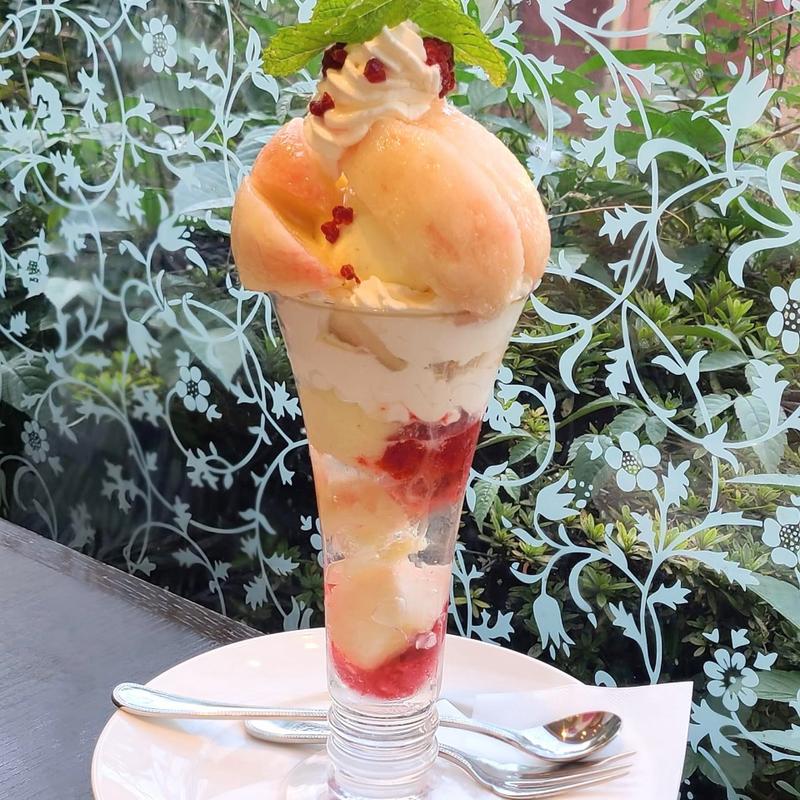 桃のパフェ(銀座コージーコーナー イトーヨーカドー大井町店)