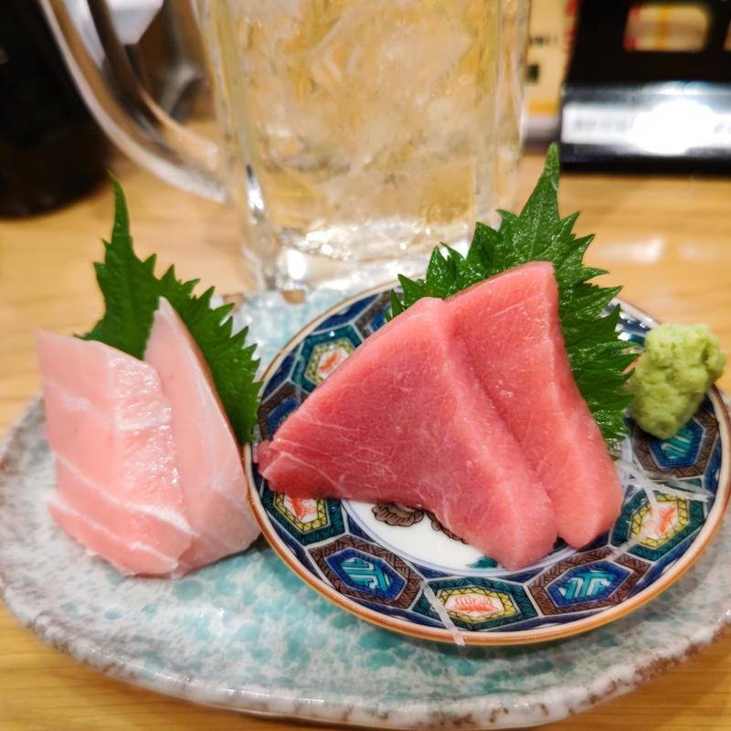 まぐろ赤身・中トロ(魚と酒はなたれ 野毛五番街店)