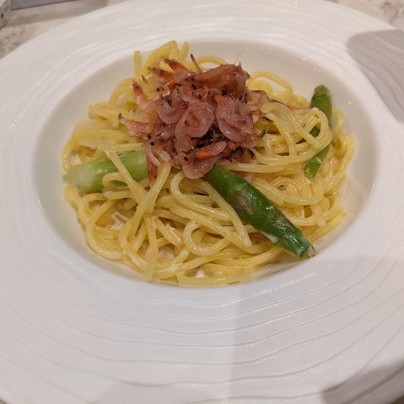 桜海老 淡路玉葱 アスパラ 軽いクリーム(VALON TOKYO 錦糸町店)