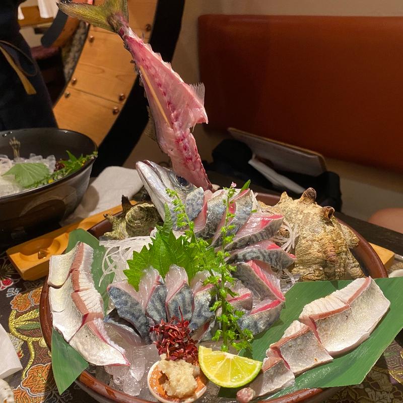 鯖の活け造り(ゆるり。 酒槽 （さかふね）)