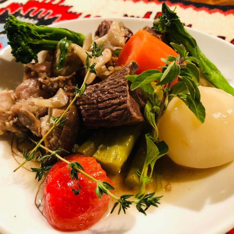 フォン・ブランで煮込んだ牛スジ入りポトフ(フランス厨房 旬彩 中央駅店 )