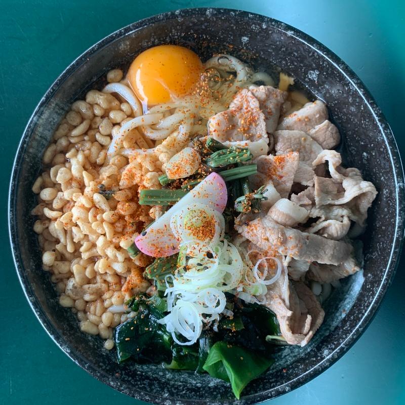 冷やしスペシャルうどん大盛り(等々力球場)